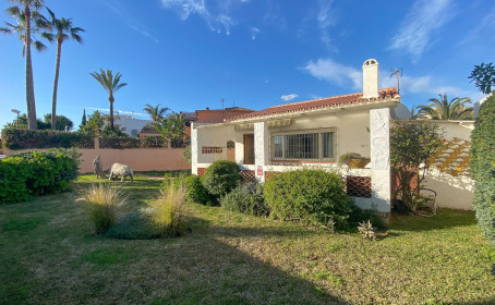 Detached Villa for sale in Costabella, Costabella