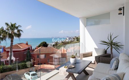 Middle Floor Apartment for sale in Torrequebrada, Torrequebrada