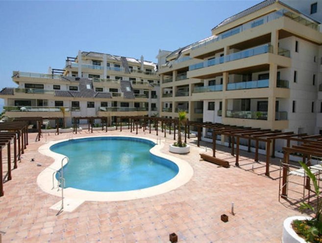 Apartment for sale in La Duquesa, Costa del Sol