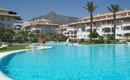 Apartament na parterze for sale in Nueva Andalucía, Nueva Andalucía